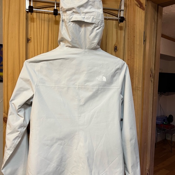 The North Face Women's Jacket in Light Gray - Picture 3 of 7